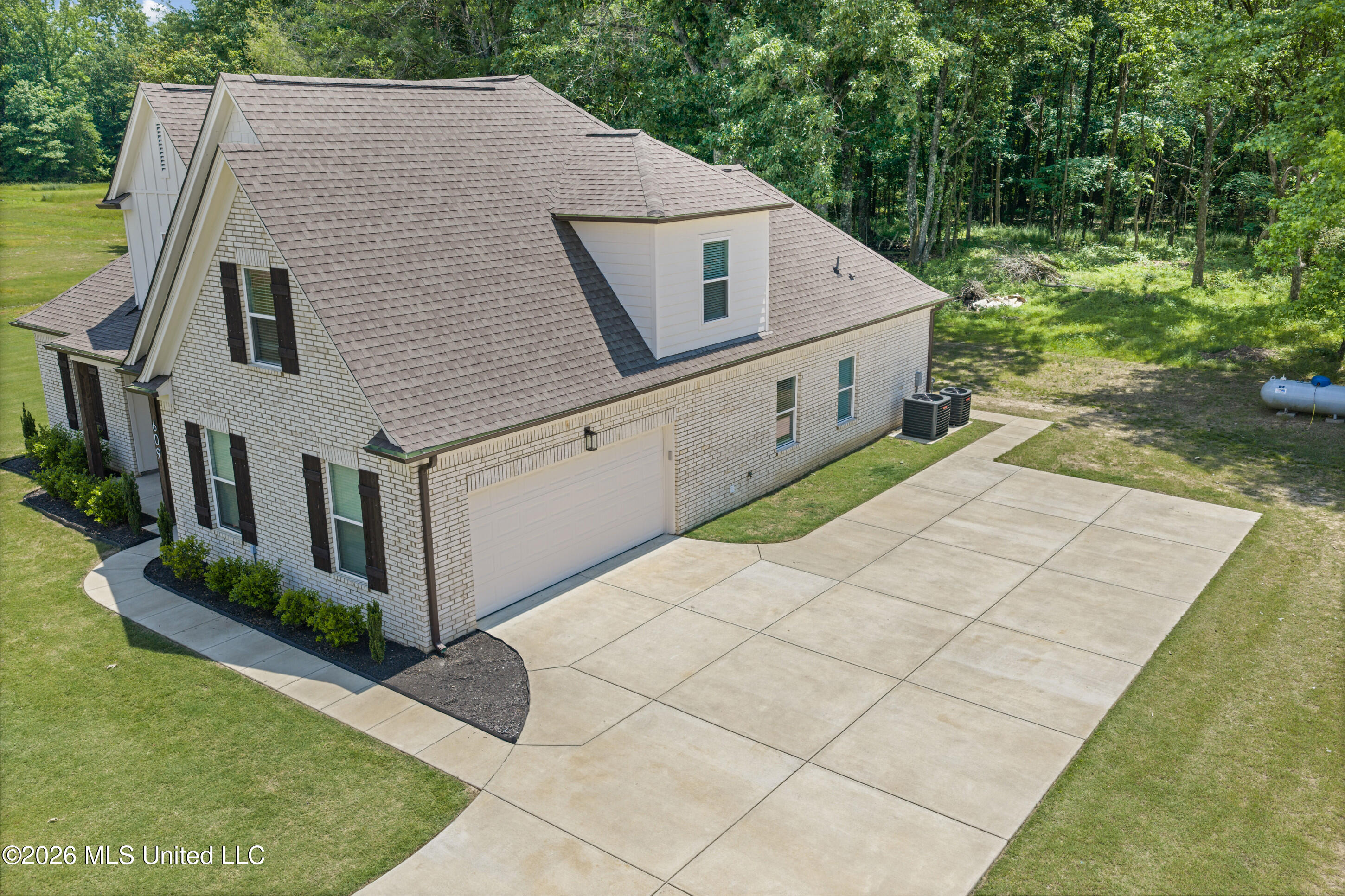 609 Centerline Roper Loop Byhalia, MS 38611 - Photo 3 of 31 31_dji_20260515131511_0044_d_print