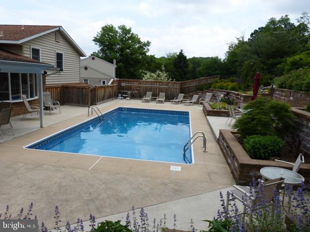 3330 Harrowgate Road York, PA 17402 - Photo 35 of 36 Gallery Image 35