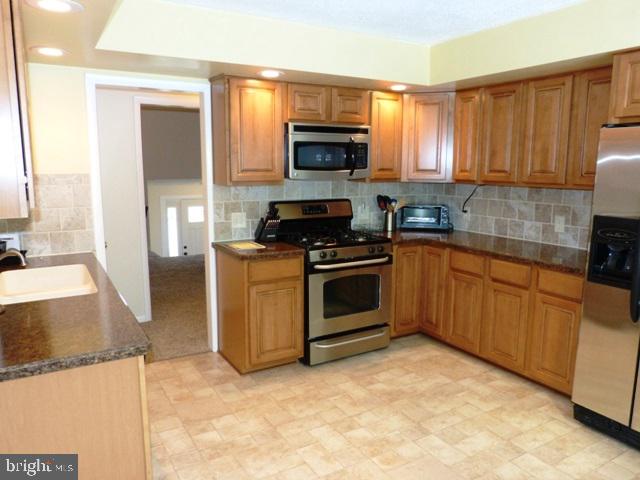 3330 Harrowgate Road York, PA 17402 - Photo 10 of 36 Gallery Image 10