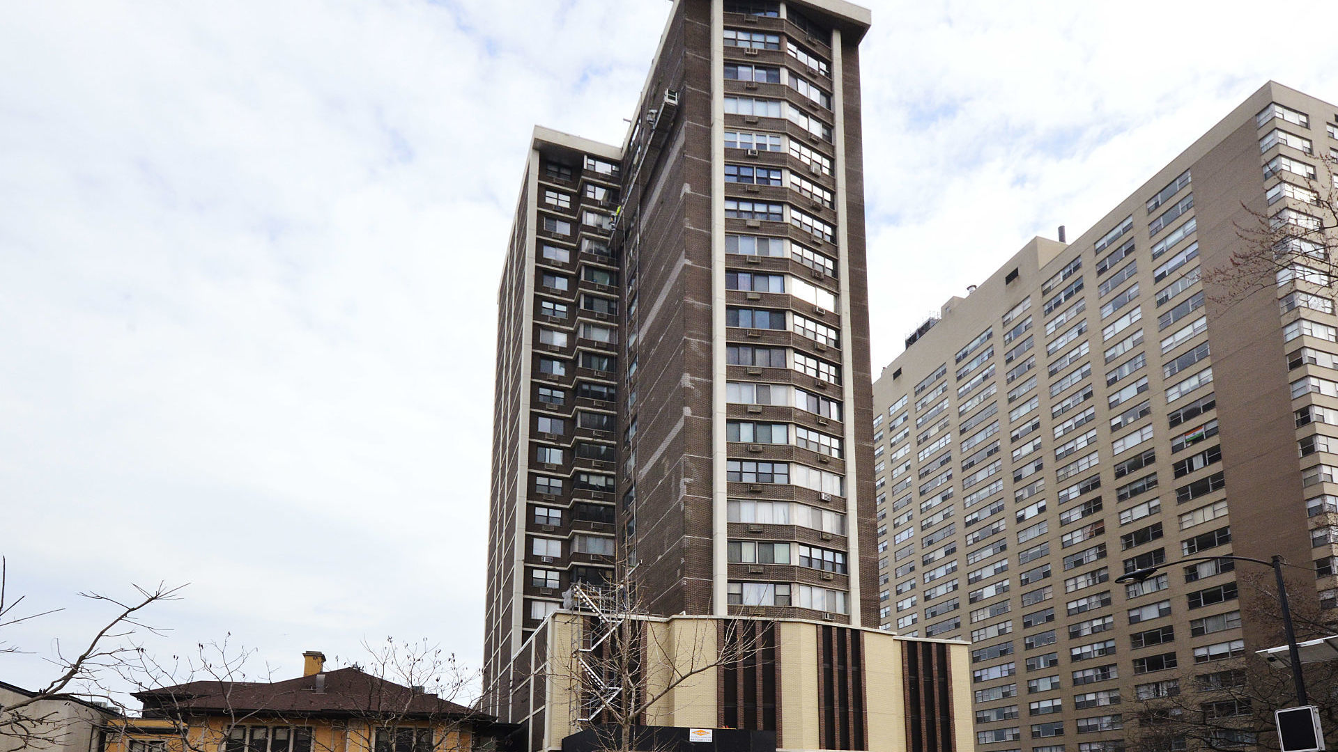 6325 North Sheridan Road, Unit 1502 Chicago, IL 60660 - Photo 1 of 18
