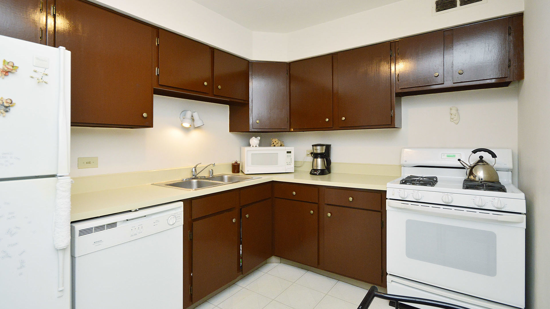 6325 North Sheridan Road, Unit 1502 Chicago, IL 60660 - Photo 8 of 18