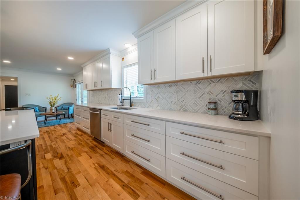 2409 Riverbend Road Jamestown, NC 27282 - Photo 10 of 49