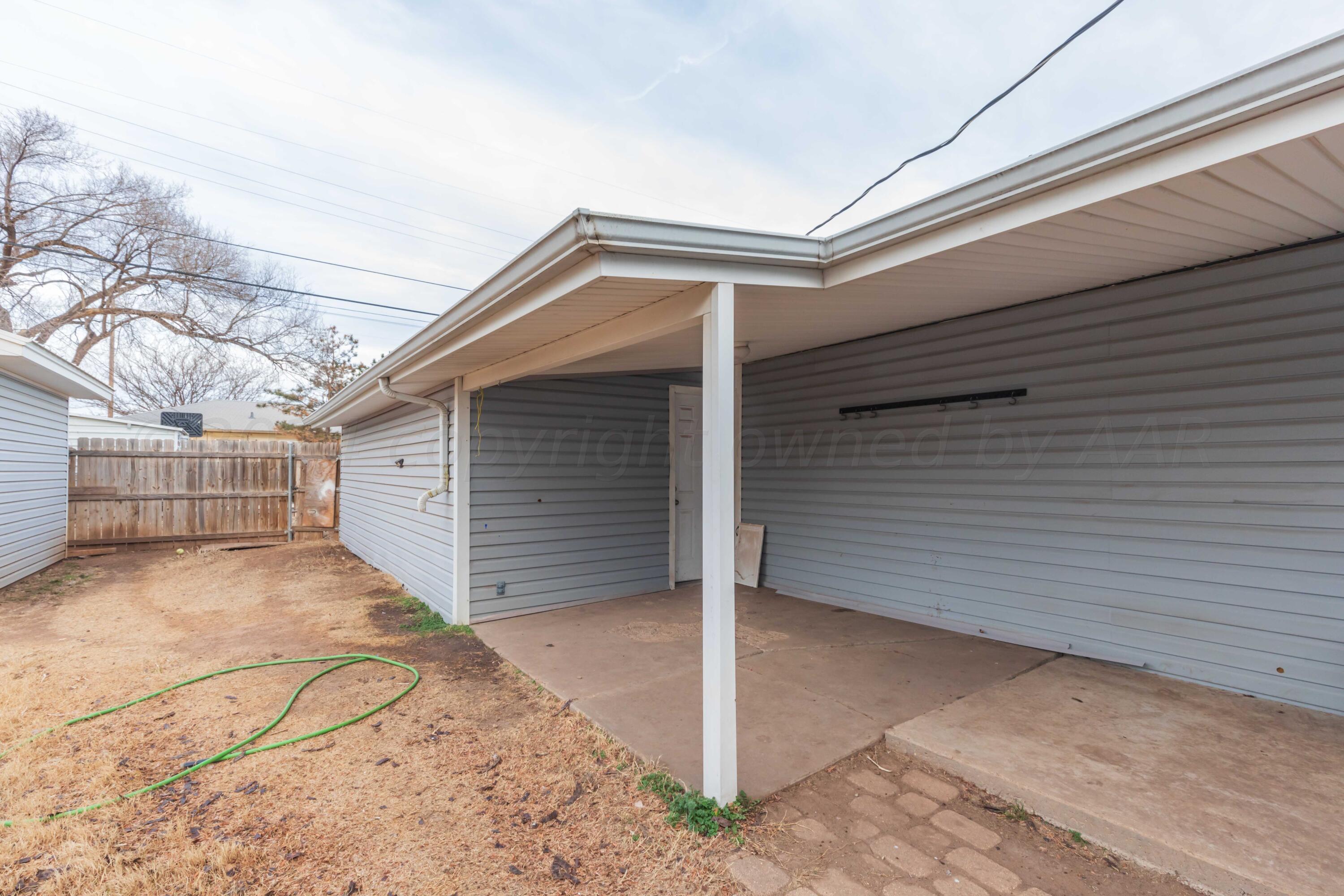4318 South Monroe Street Amarillo, TX 79110 - Photo 28 of 36 a view of a garage