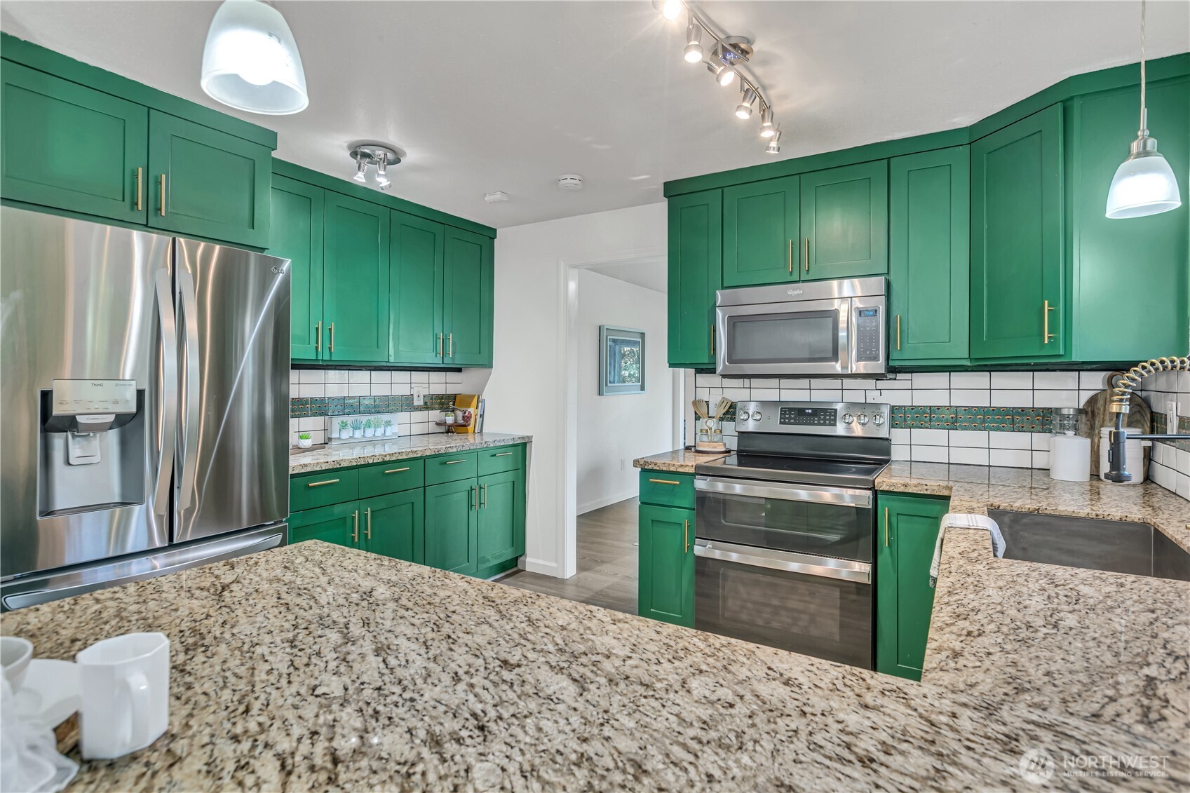 11404 Karshner Road East Edgewood, WA 98372 - Photo 10 of 37 Gallery Image 10