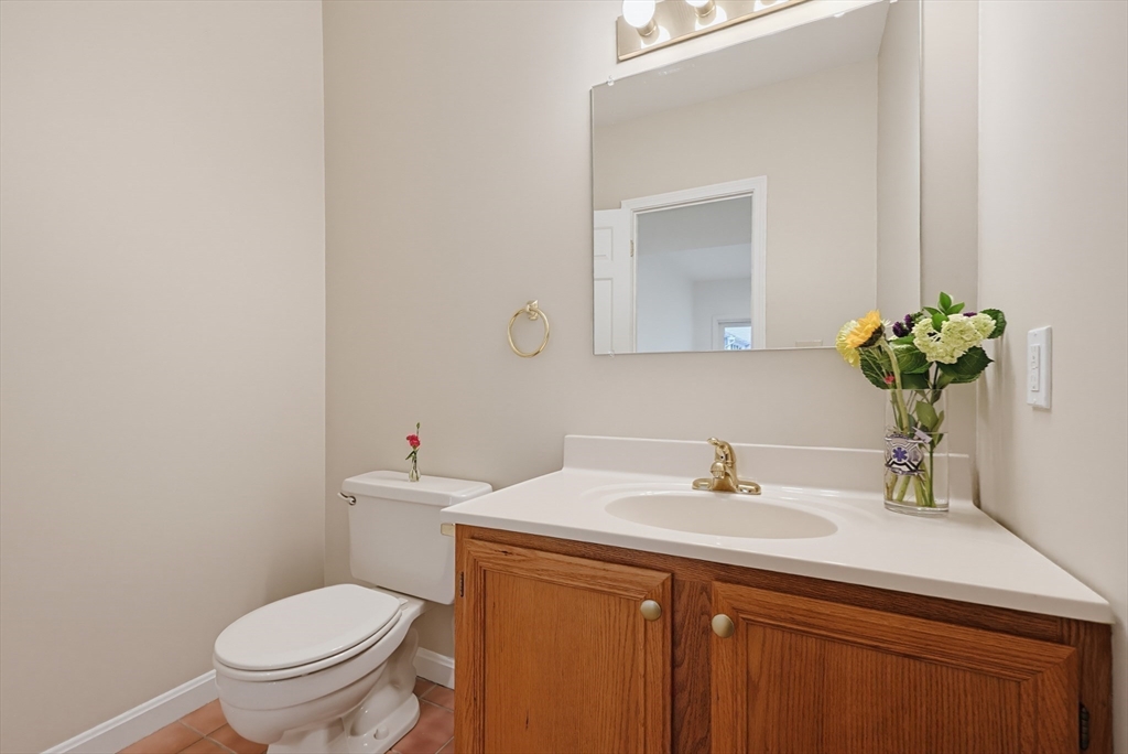 201 Treasure Island Road, Unit 201 Webster, MA 01570 - Photo 18 of 39
