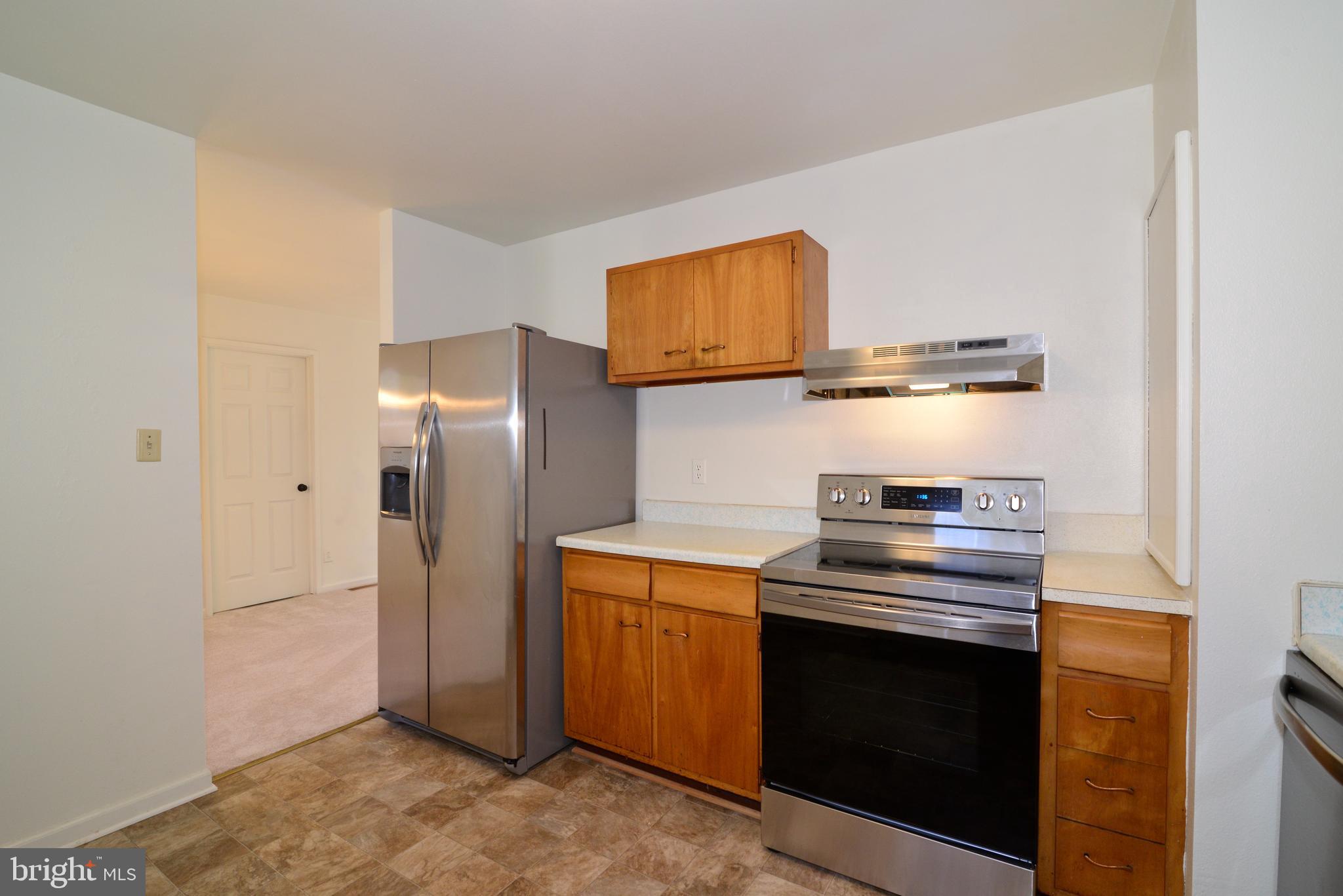 103 North Sycamore Road Sterling, VA 20164 - Photo 11 of 22 Kitchen
