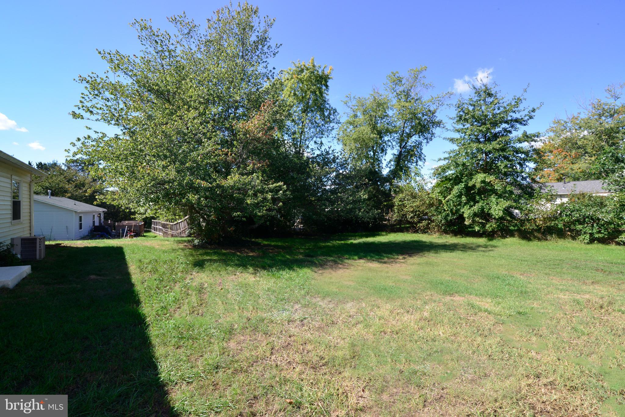 103 North Sycamore Road Sterling, VA 20164 - Photo 21 of 22 Back yard