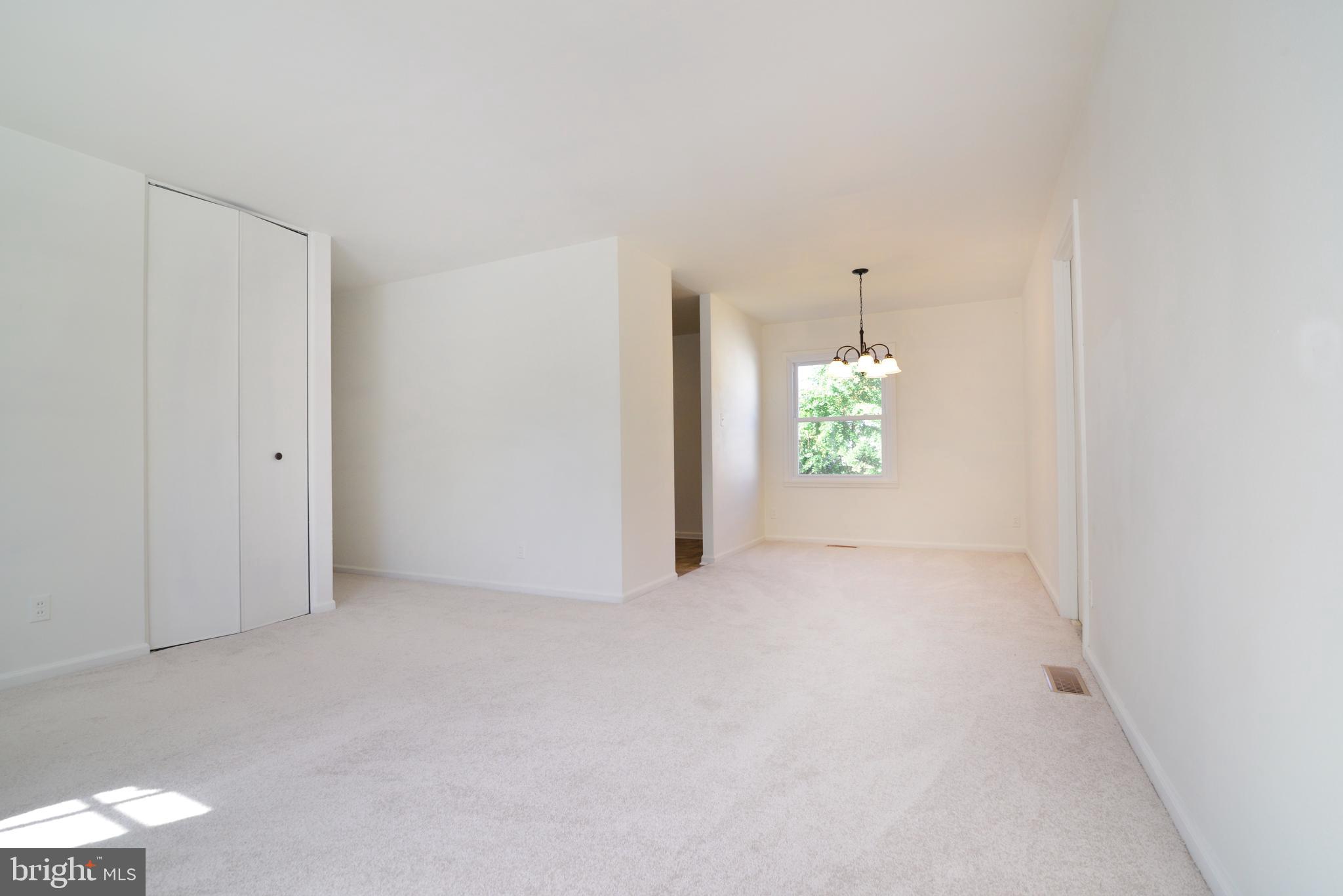 103 North Sycamore Road Sterling, VA 20164 - Photo 9 of 22 Living room