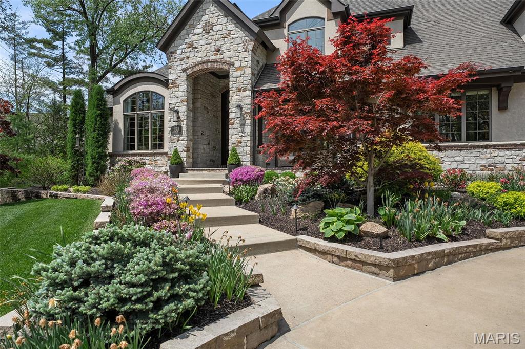 139 Frontenac Forest Street Frontenac, MO 63131 - Photo 8 of 48