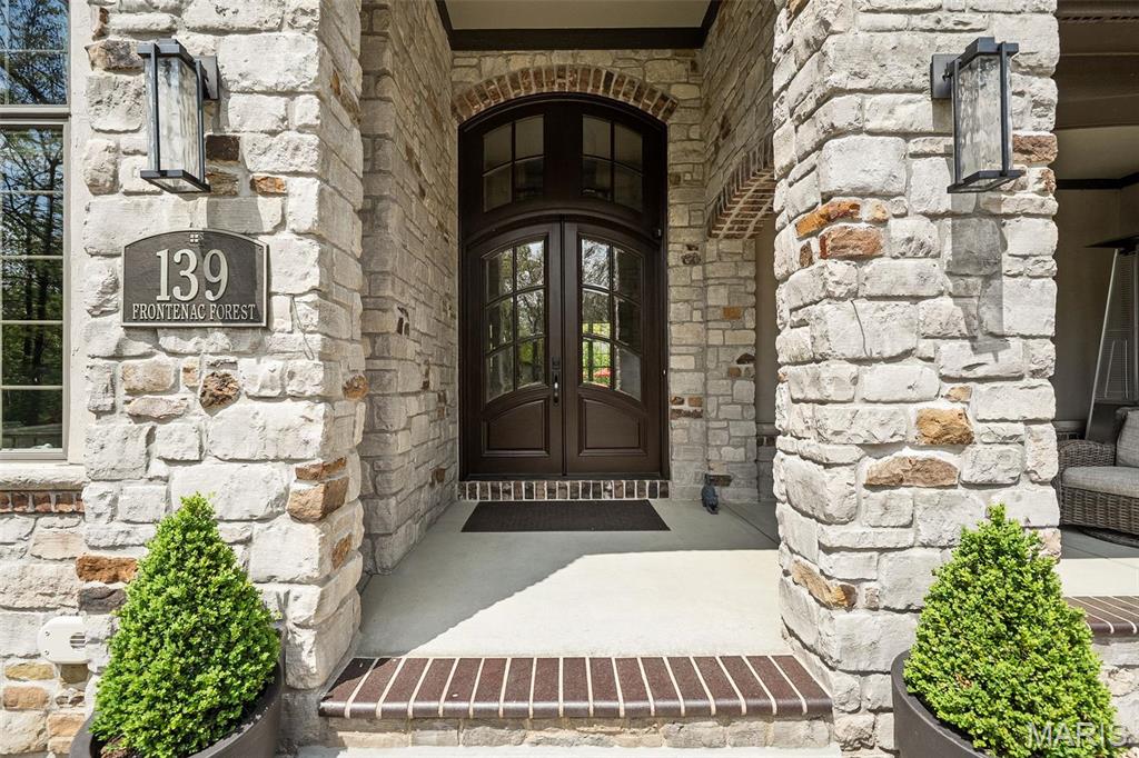 139 Frontenac Forest Street Frontenac, MO 63131 - Photo 9 of 48