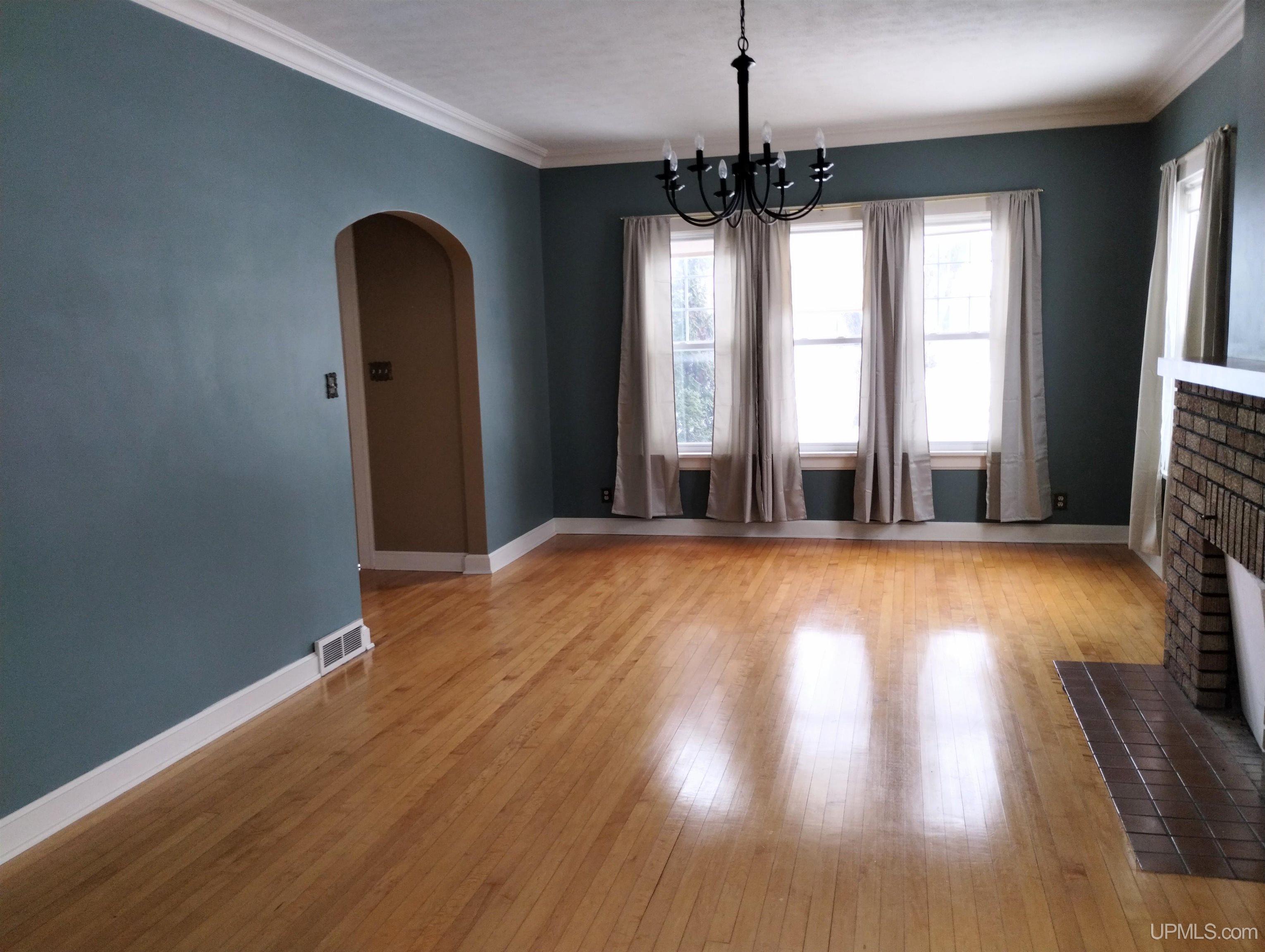 804 South 13th Street Escanaba, MI 49829 - Photo 10 of 61