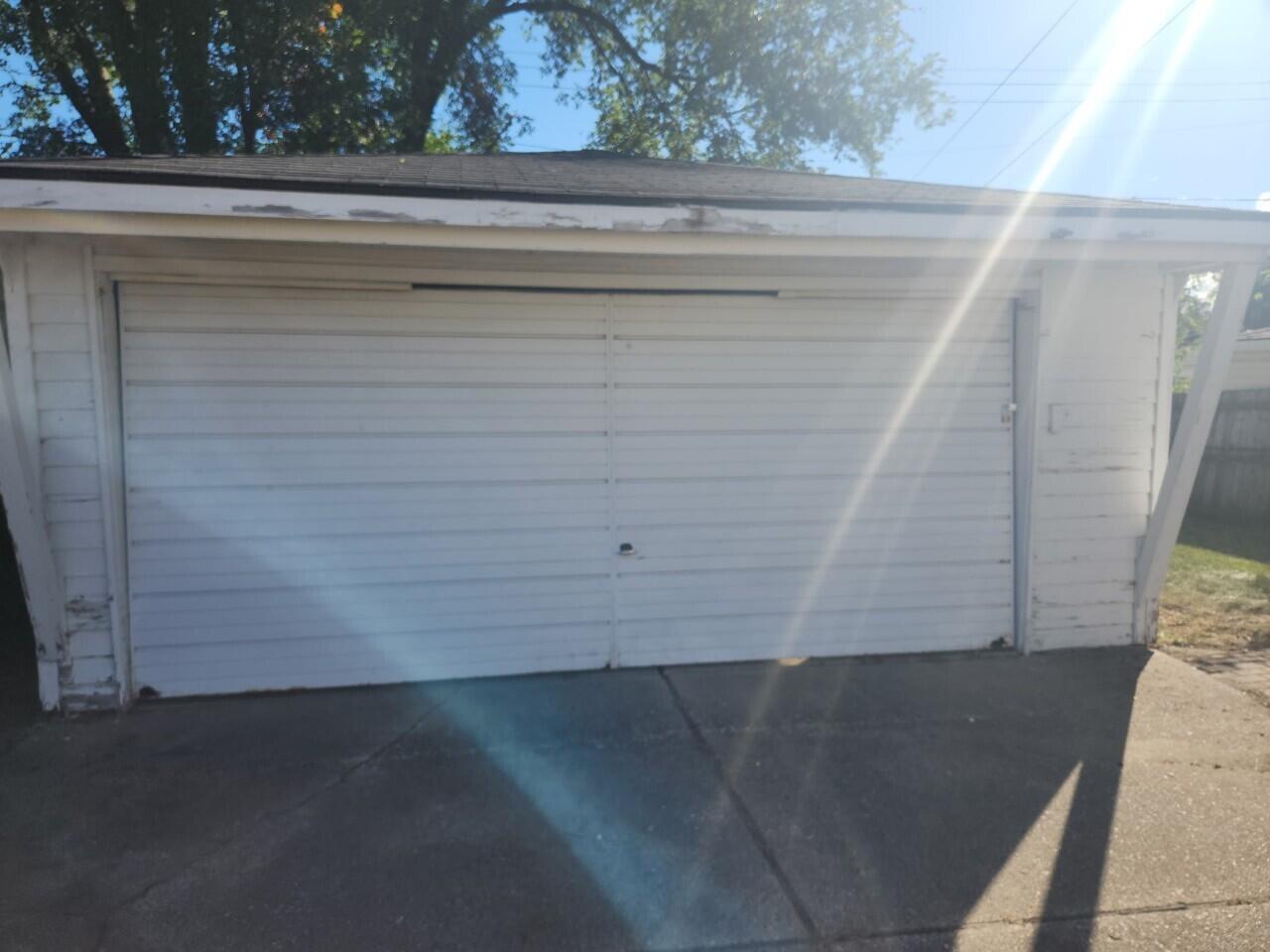 23906 Ada Avenue Warren, MI 48091 - Photo 11 of 12 garage
