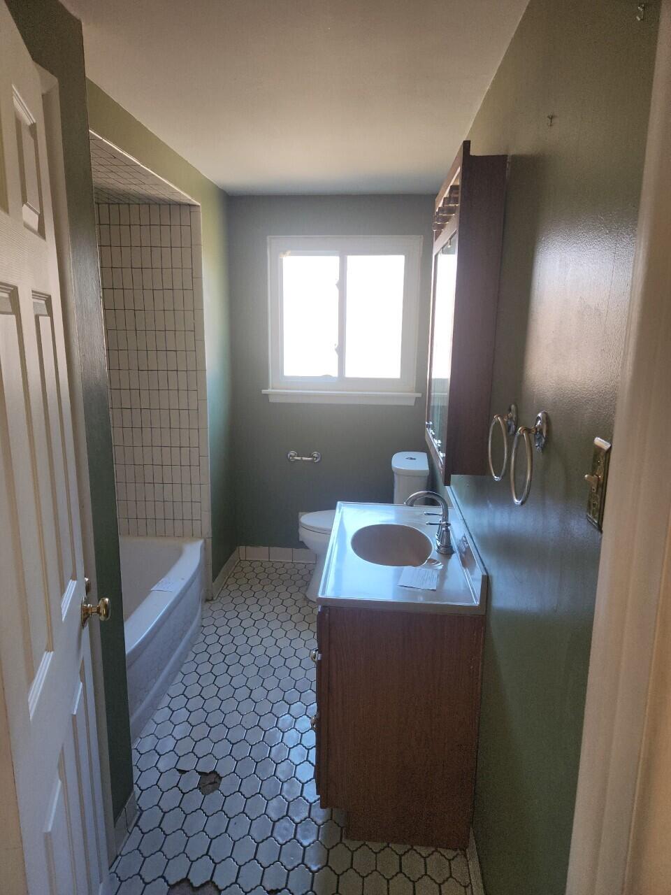 23906 Ada Avenue Warren, MI 48091 - Photo 8 of 12 Bathroom
