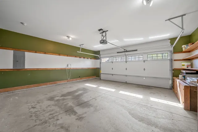 $419,900 | 2048 Bandera Drive, Clarksville, TN 37042