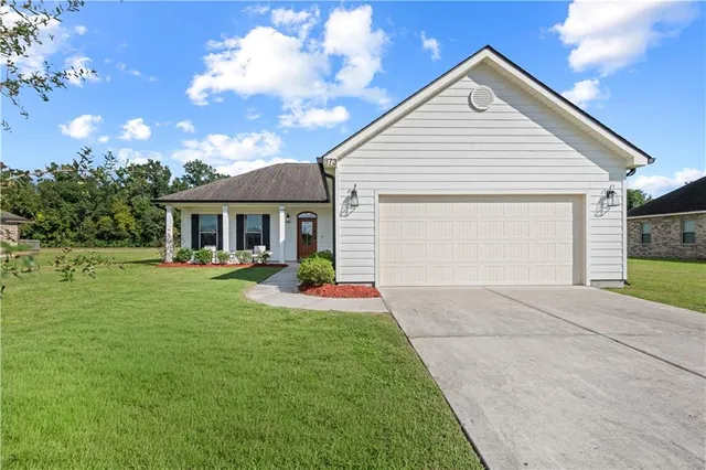 $374,999 | 873 Smolkin Lane, Waggaman, LA 70094