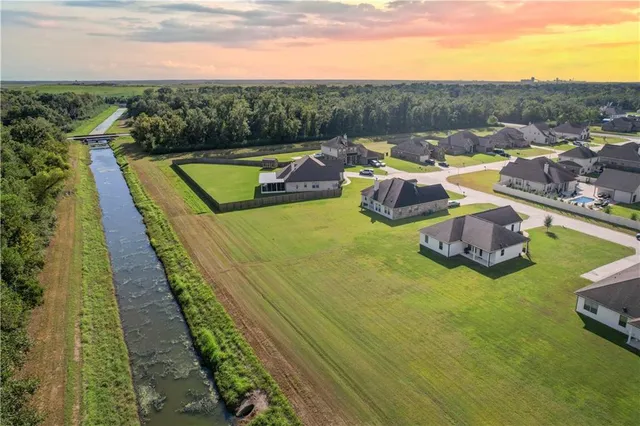 $374,999 | 873 Smolkin Lane, Waggaman, LA 70094