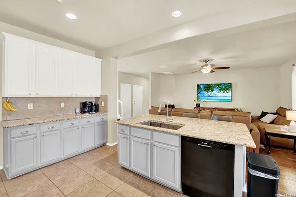 $2,250 | 3113 Mason Creek, Schertz, TX 78108