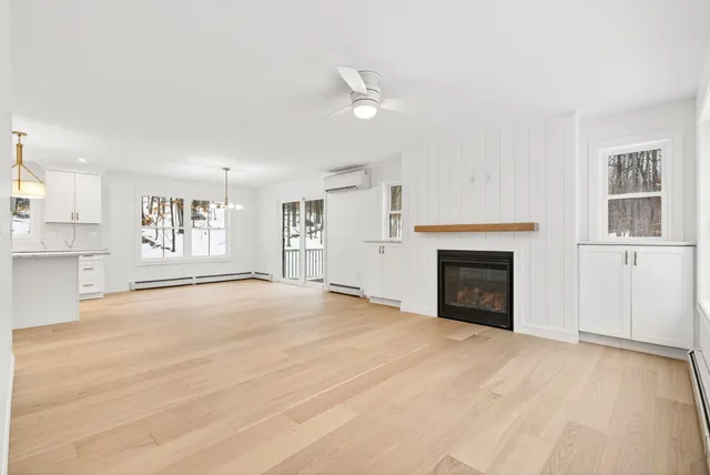 $839,000 | 1595 U S 1 Route, Freeport, ME 04032