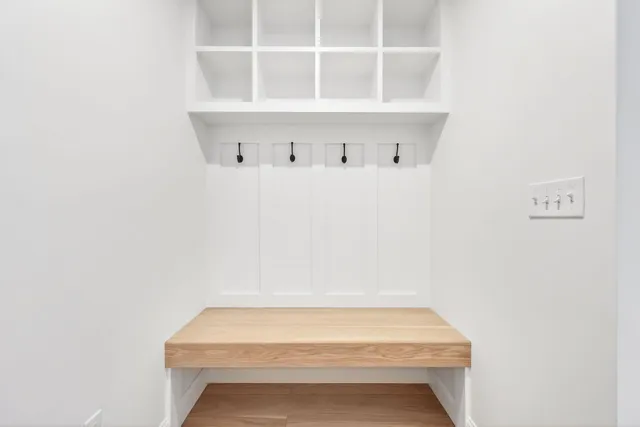 $839,000 | 1595 U S 1 Route, Freeport, ME 04032