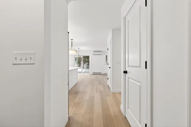 $839,000 | 1595 U S 1 Route, Freeport, ME 04032