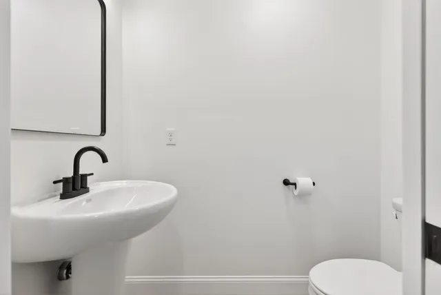 $839,000 | 1595 U S 1 Route, Freeport, ME 04032