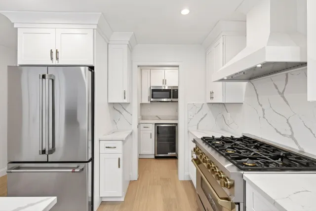 $839,000 | 1595 U S 1 Route, Freeport, ME 04032