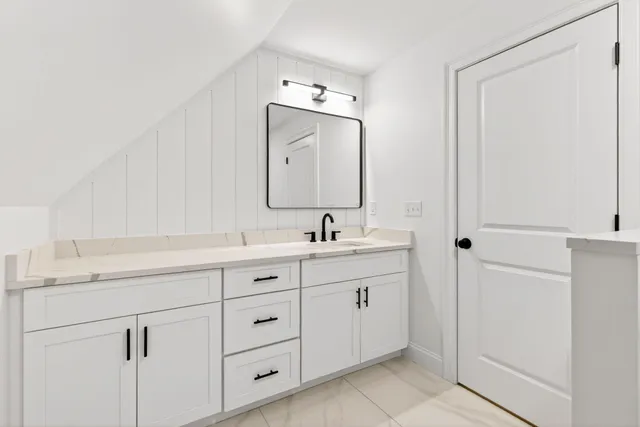 $839,000 | 1595 U S 1 Route, Freeport, ME 04032