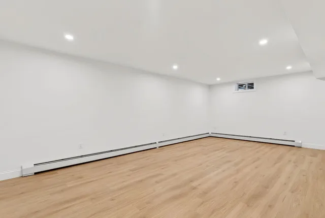 $839,000 | 1595 U S 1 Route, Freeport, ME 04032