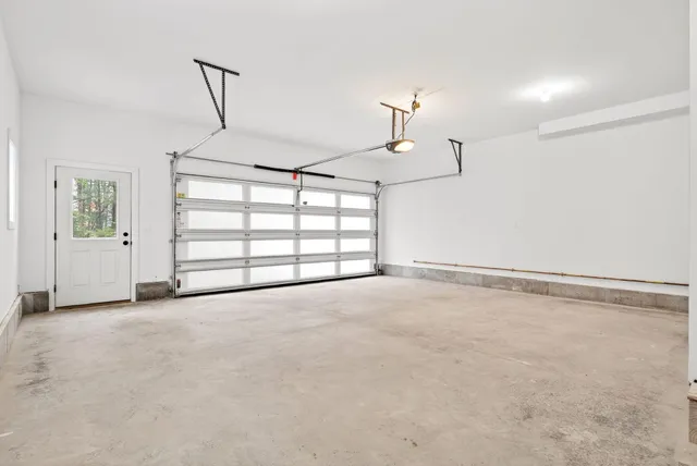 $839,000 | 1595 U S 1 Route, Freeport, ME 04032