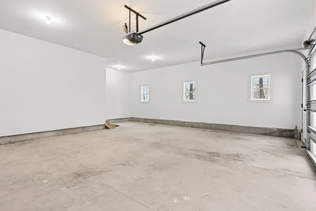 $839,000 | 1595 U S 1 Route, Freeport, ME 04032