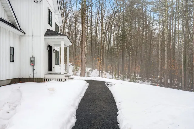 $839,000 | 1595 U S 1 Route, Freeport, ME 04032