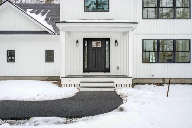 $839,000 | 1595 U S 1 Route, Freeport, ME 04032