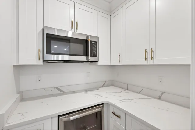 $839,000 | 1595 U S 1 Route, Freeport, ME 04032