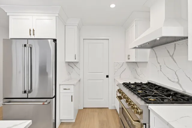 $839,000 | 1595 U S 1 Route, Freeport, ME 04032