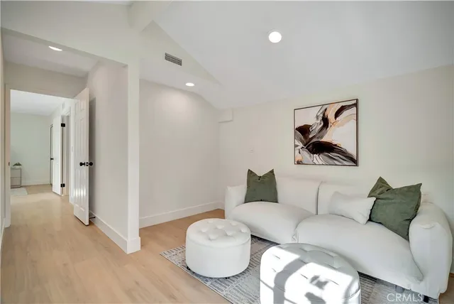 $1,299,900 | 377 Mooncrest Court, Newbury Park, CA 91320