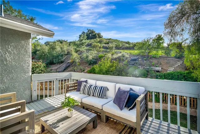 $1,299,900 | 377 Mooncrest Court, Newbury Park, CA 91320