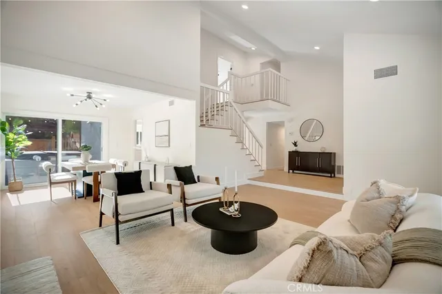 $1,299,900 | 377 Mooncrest Court, Newbury Park, CA 91320