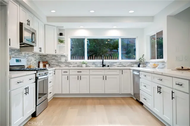 $1,299,900 | 377 Mooncrest Court, Newbury Park, CA 91320