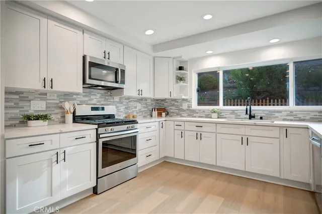 $1,299,900 | 377 Mooncrest Court, Newbury Park, CA 91320