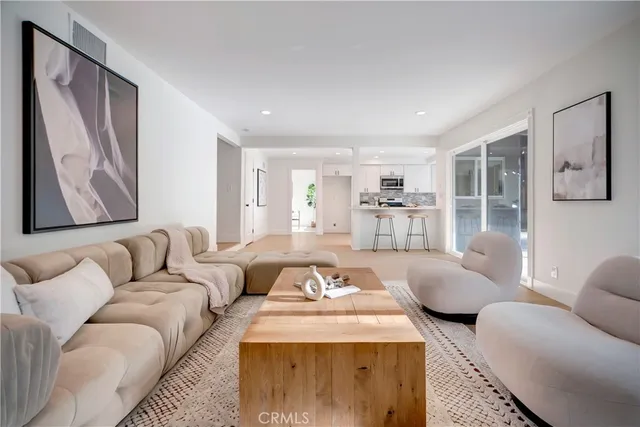 $1,299,900 | 377 Mooncrest Court, Newbury Park, CA 91320