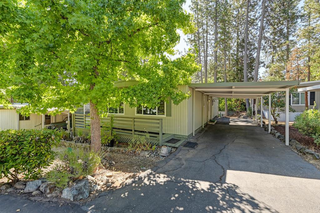 975 Amber Loop Grass Valley, CA 95945 - Photo 4 of 44