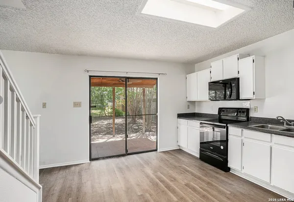 $2,300 | 13038 Woller Valley, San Antonio, TX 78249