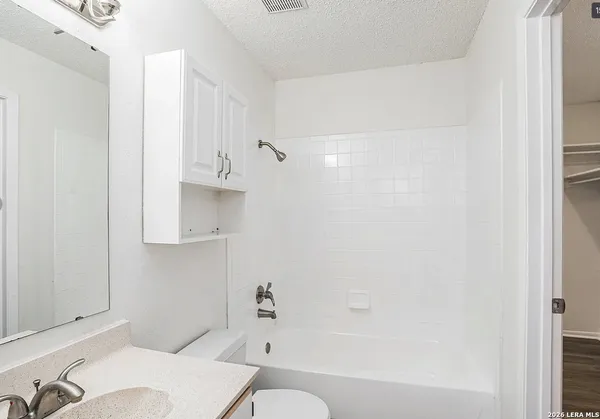 $2,300 | 13038 Woller Valley, San Antonio, TX 78249