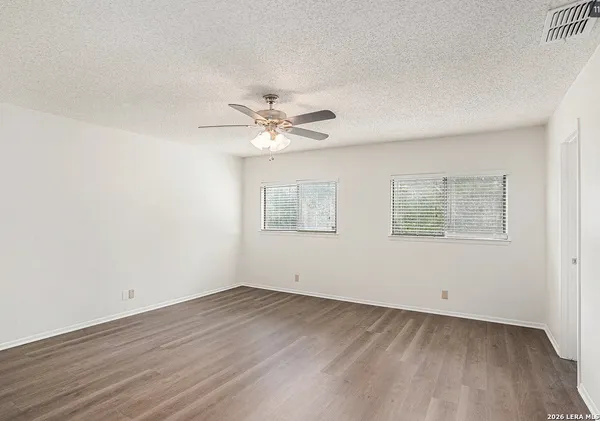 $2,300 | 13038 Woller Valley, San Antonio, TX 78249