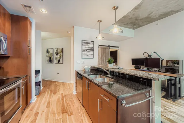 $590,000 | 210 North Church Street, Unit 1507, Charlotte, NC 28202