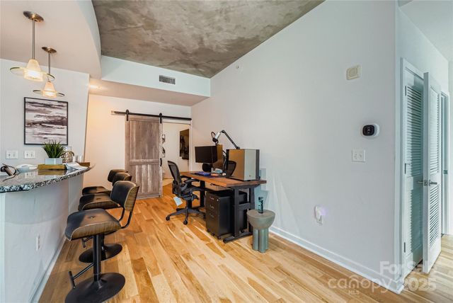 $575,000 | 210 North Church Street, Unit 1507, Charlotte, NC 28202