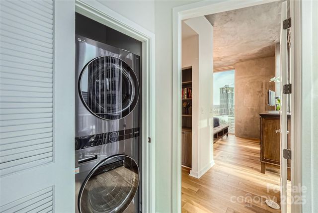 $575,000 | 210 North Church Street, Unit 1507, Charlotte, NC 28202