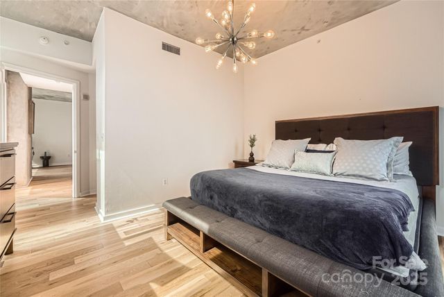 $575,000 | 210 North Church Street, Unit 1507, Charlotte, NC 28202