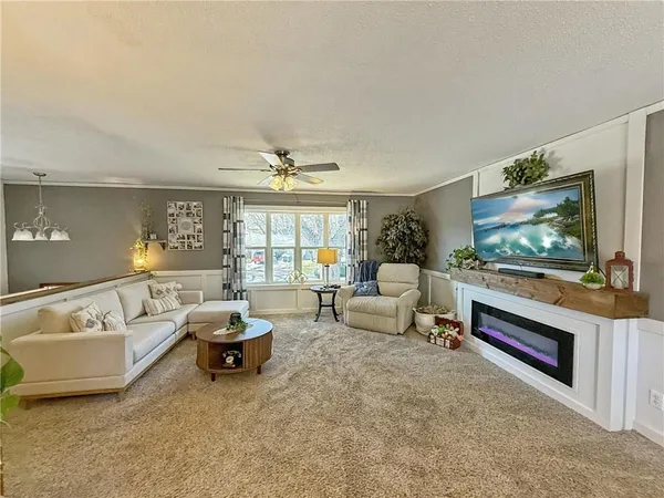 $329,000 | 117 South Grand Avenue, Maryville, MO 64468