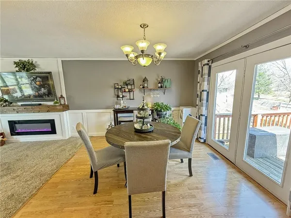 $329,000 | 117 South Grand Avenue, Maryville, MO 64468